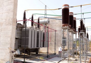 yüksek gerilim transformes üzerinde Seramik İzolatörler