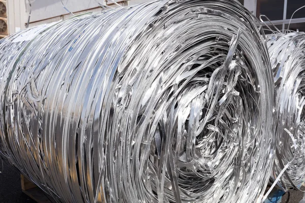 Alüminyum kesmek sonra şeritler 