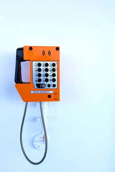 Téléphone d'urgence orange — Photo