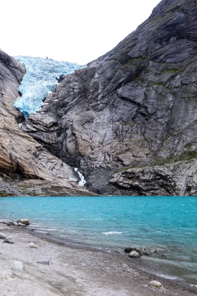 Lago blu dal ghiacciaio — Foto Stock