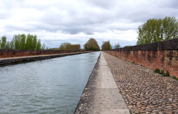 Garonne kanaal in Moissac H — Stockfoto