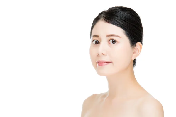 Sourire jolie asiatique femme avec beauté maquillage visage, blanc backgrou — Photo
