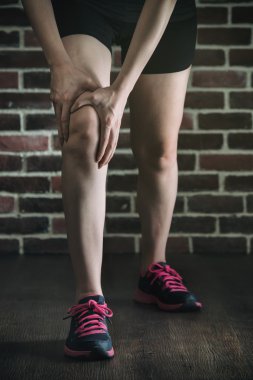 onun diz hissediyorum sonra fitness egzersiz, sağlıklı yaşam acı 