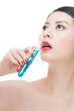 kozmetik makyaj kimya ilaç sıvı içme eşit kullanmak