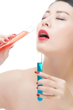kozmetik makyaj kimya ilaç sıvı içme eşit kullanmak