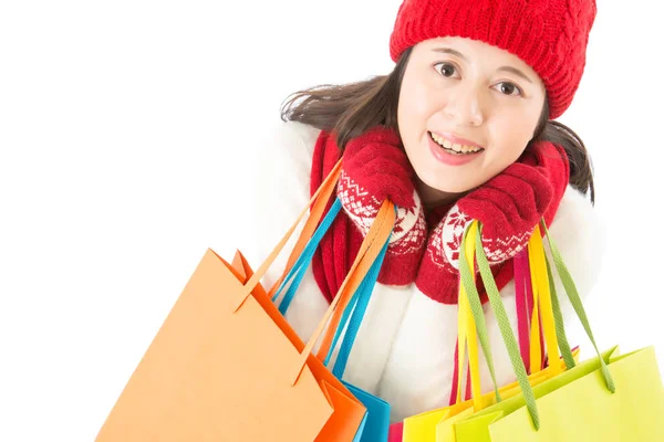 Renkli alışveriş torbaları tutan şirin kadın - Stok İmaj