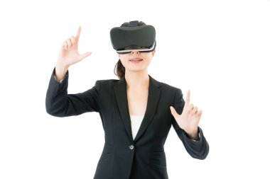 Asya iş kadını tarafından Vr kulaklık gözlük ekran büyütmek