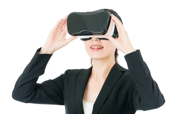 Asiático mujer de negocios comunicación por VR gafas de auriculares —  Fotos de Stock
