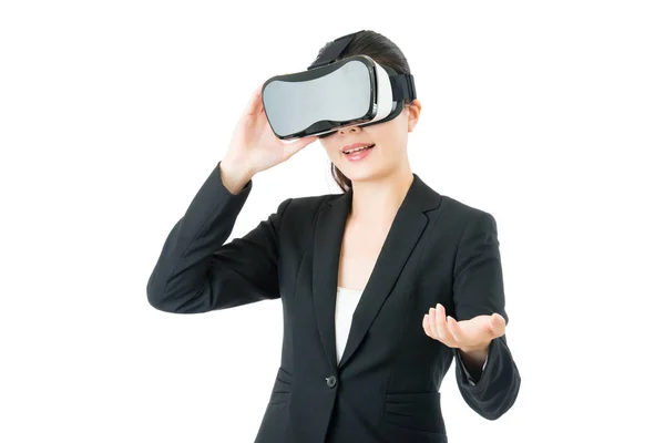 Asiático mujer de negocios presentación proyecto por VR gafas de auriculares —  Fotos de Stock