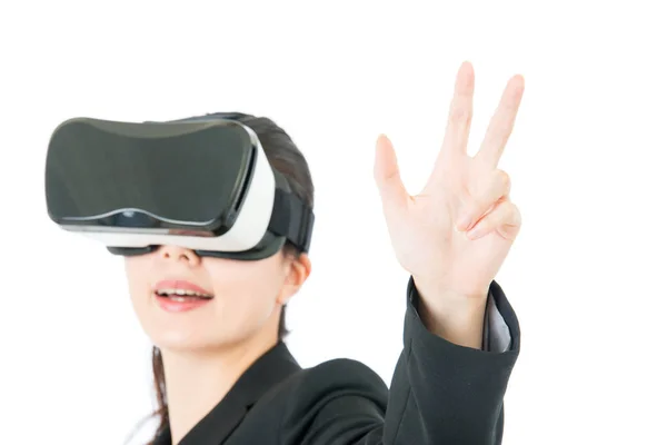 Asiático negocio mujer control por VR auriculares gafas dispositivo —  Fotos de Stock