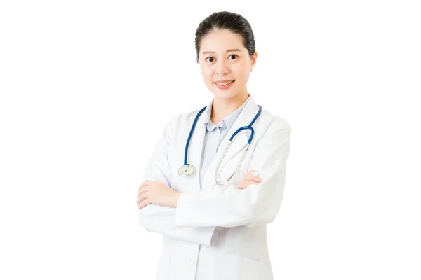Usmívající se doktor Asijské žena s stetoskop kříž zbraní — Stock fotografie