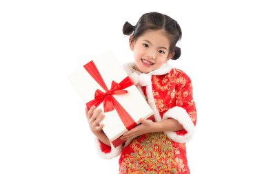 Kız heyecanlı mutlu kırmızı hediye kutusu