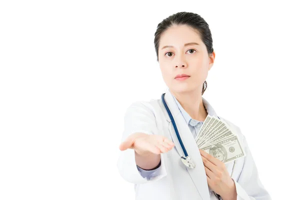 Ασιατικές γυναίκα ο γιατρός να ζητήσει χρήματα δωροδοκίας για το εισόδημα — Φωτογραφία Αρχείου
