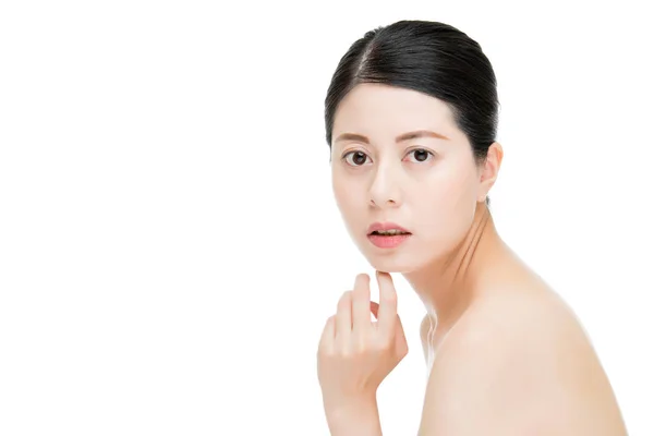 Beauté asiatique femme affichage présentation son parfait visage — Photo