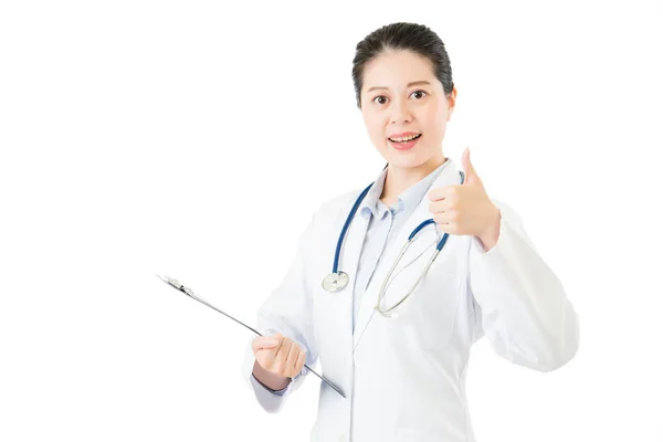 Asijské doktor lékařských případů schránky palce drží — Stock fotografie