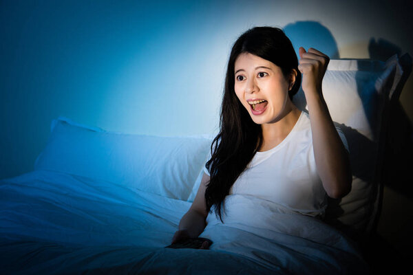 can 't sleep to watching football game
