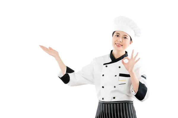 Mulher chef apresentação mostrando — Fotografia de Stock