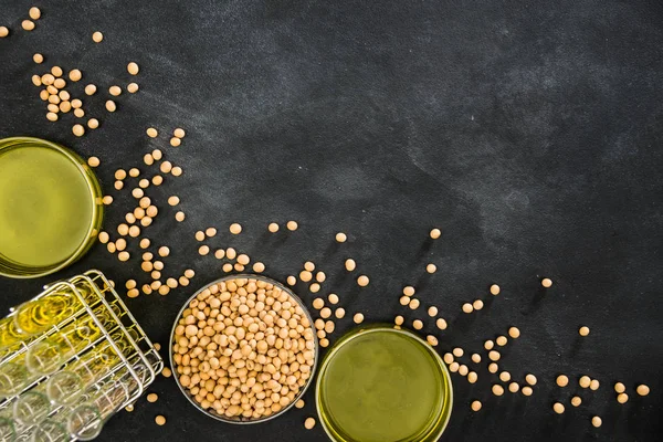 Yellow soybeans through the test tube experiment — Stock Photo, Image