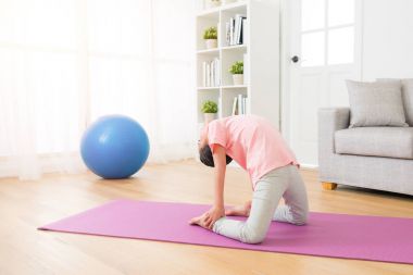 Yoga eylem pratik kız çocuk