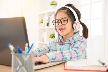e-öğrenme vermek okul öncesi çocuklar mükemmel çalışma