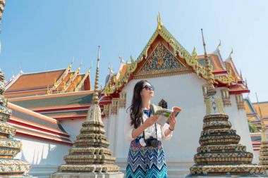 güzel kadın Gezgin holding rehber