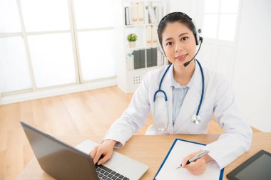 Kadın Doktor hizmeti için online sağlar