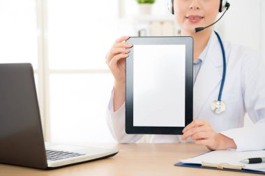 kadın doktor boş alana sahip closeup