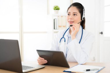 Online hizmet doktor tıbbi bilgiler sağlar