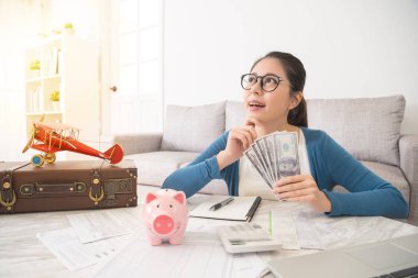 para kazanmak hakkında ciddi ciddi düşünüyorum karısı