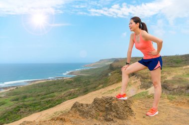 güzel genç kadın ünlü Dağı'na