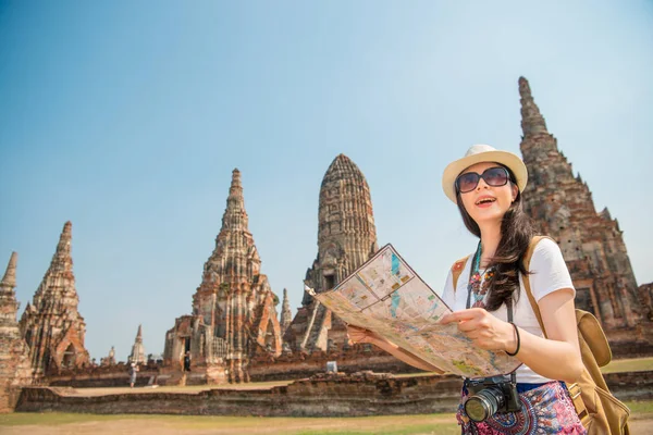 Resor Thailand Ayutthaya turist kvinna på Asien — Stockfoto