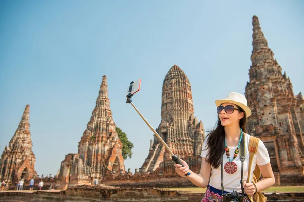 Tailândia Ayutthaya turista tirar foto — Fotografia de Stock