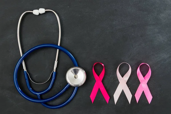 Visão elevada do conceito de saúde do câncer de mama — Fotografia de Stock