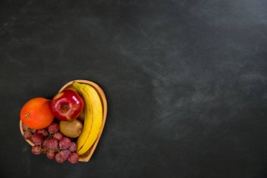 tropikal meyve ahşap kalp şeklinde plaka