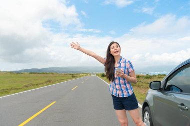 elle geçen araba arama kadar güzel kadın