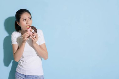 çok şık kadın diş çürümesi sorun