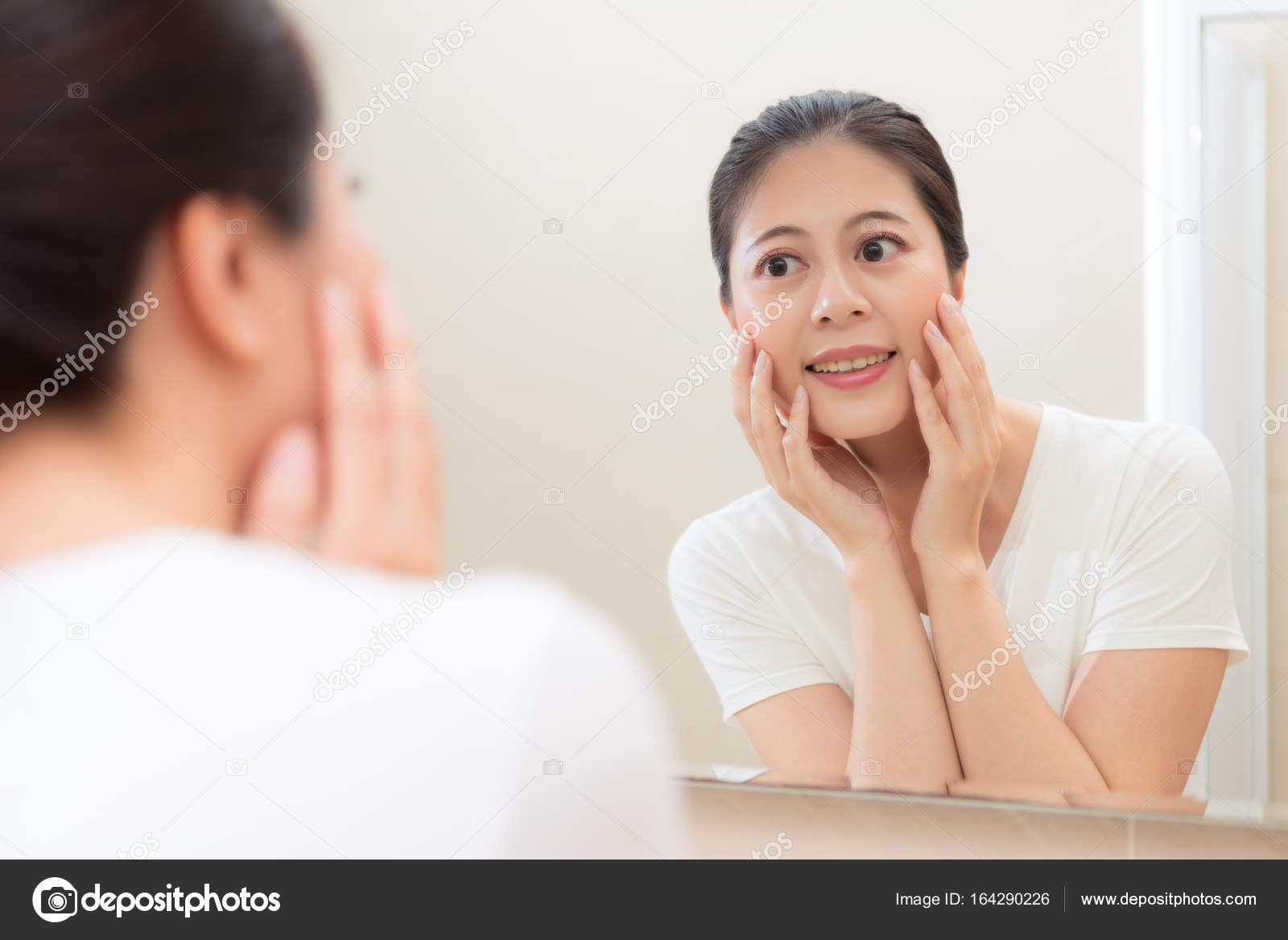 Young girl looking at mirror reflection image — Stock Photo ©  primagefactory #164290226, image size:1600x1168