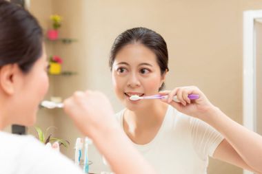 genç güzel kadın uyan sabah