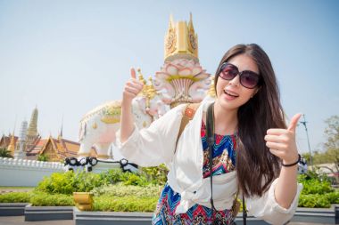 genç güzel backpacker kadın Bangkok ziyaret