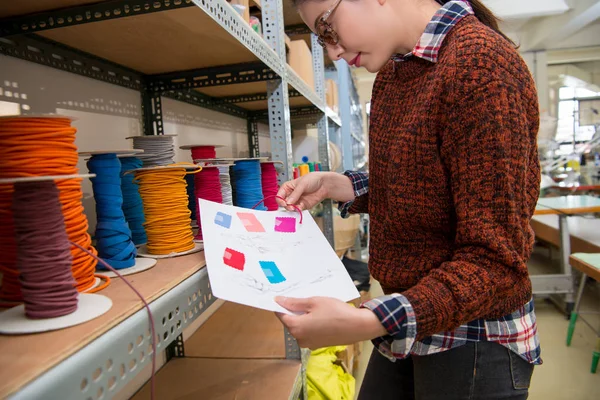 giyim dikiş kadın kırmızı renk halat seçimi 