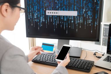 seçici odak fotoğraf işçisi kadın ofis