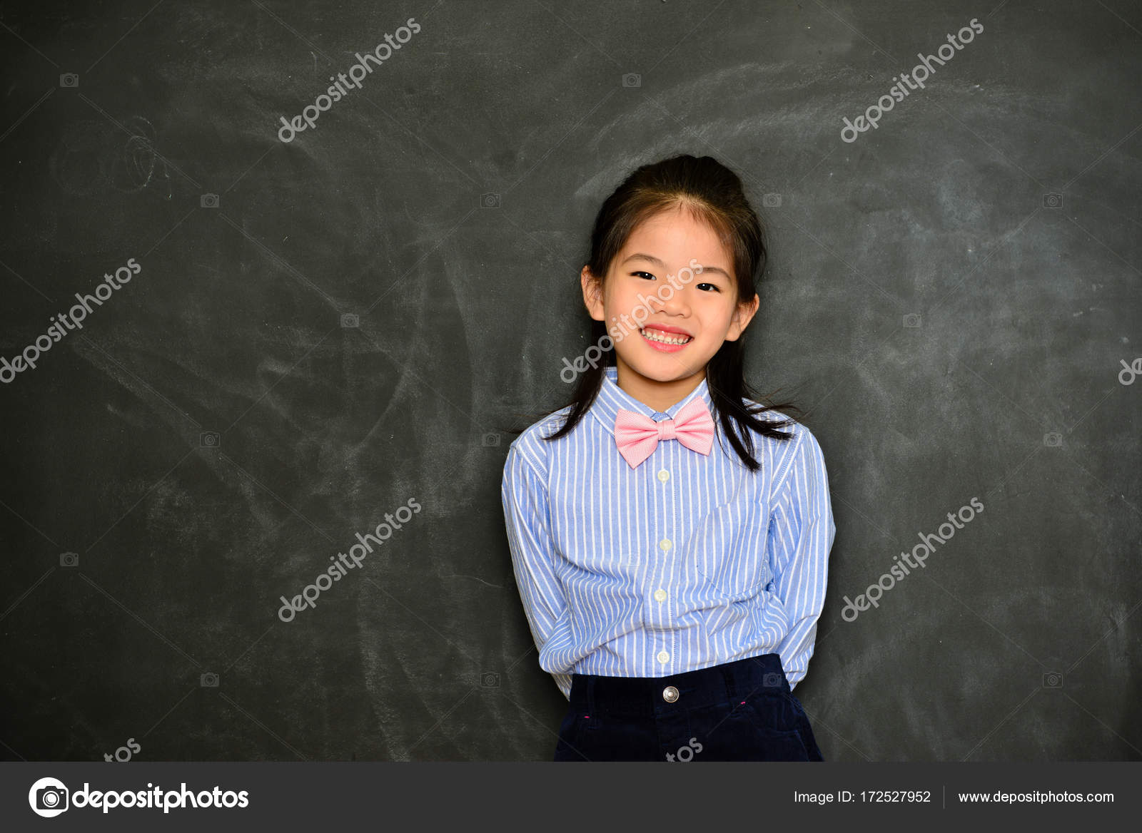 Kids dressed up as teachers online