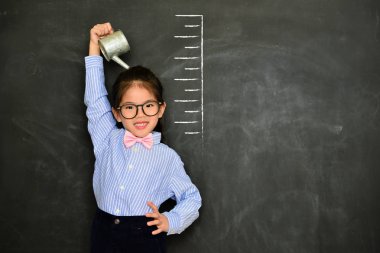kamera gülümseyen güven mutlu kız çocuk yüze