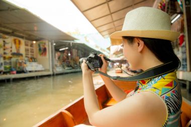 Yerel satıcı görünümü kayıt kamera ile turizm