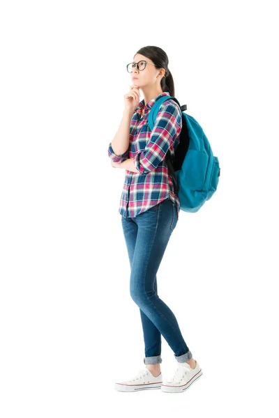 Joven bonita mujer llevando mochila escolar — Foto de Stock