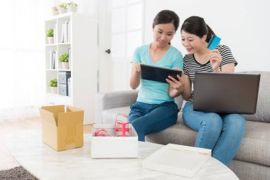 güzel genç kız telefon defteri arıyorsunuz