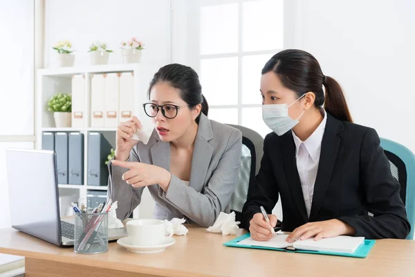 Company manager woman having nose allergy problem — Stock Photo, Image