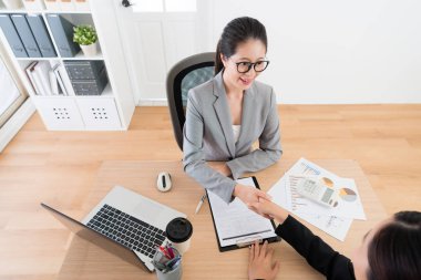 el sıkışan hanım