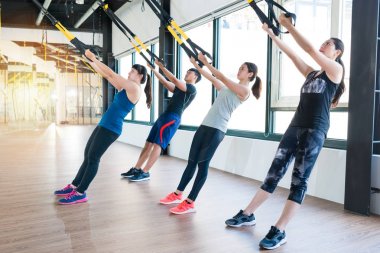 Eğitim grubu Fitness Trx süspansiyon kayışlar