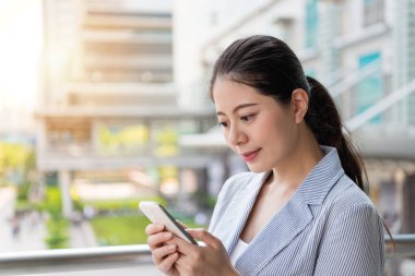 Kız kullanarak telefon programı online okumak